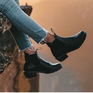BLUNDSTONE Black Heeled Boots